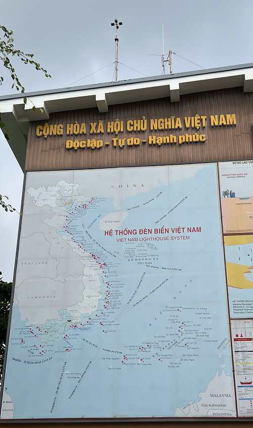 Hải đăng Vũng tàu là một thành viên trong hệ thống đèn biển Việt nam