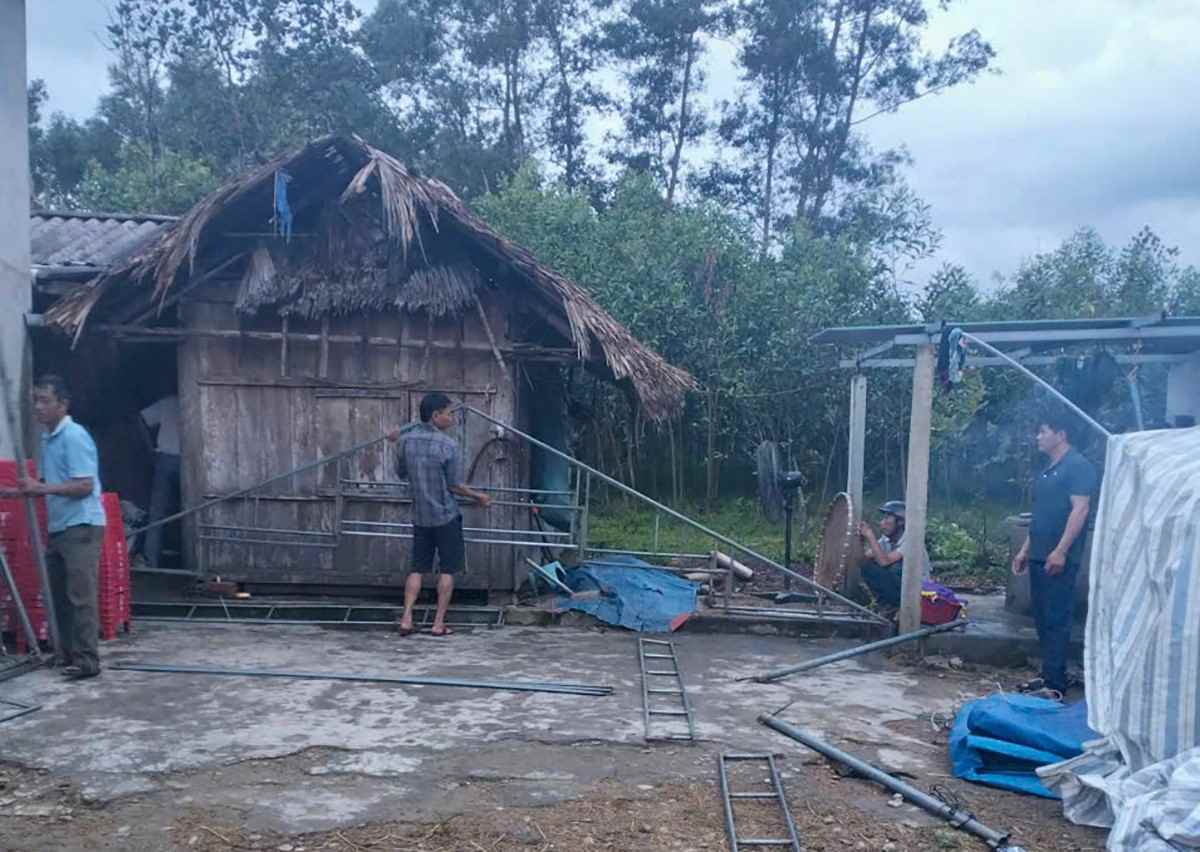 Tử Vong Do Sét Đánh Khi Đang Dùng Điện Thoại Di Động Trong Nhà