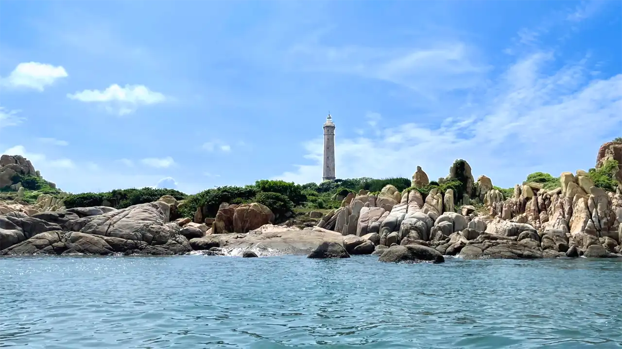 Hệ thống chống sét phân tán năng lượng sét tại Trạm Hải Đăng Kê Gà
