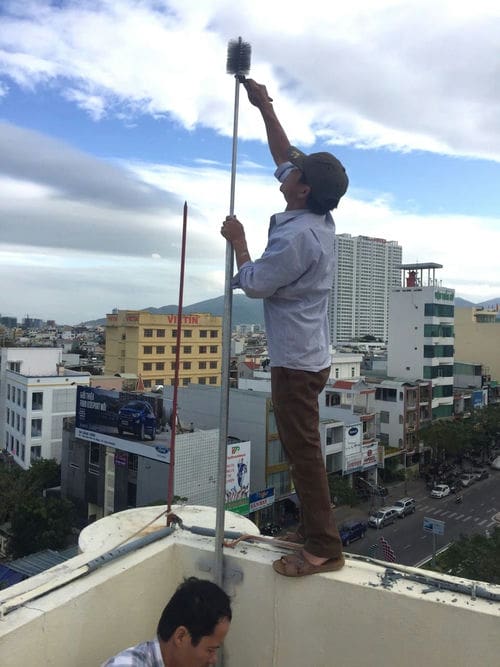 Thi công lắp đặt kim phân tán sét cho tòa nhà MobiFone Đà nẵng
